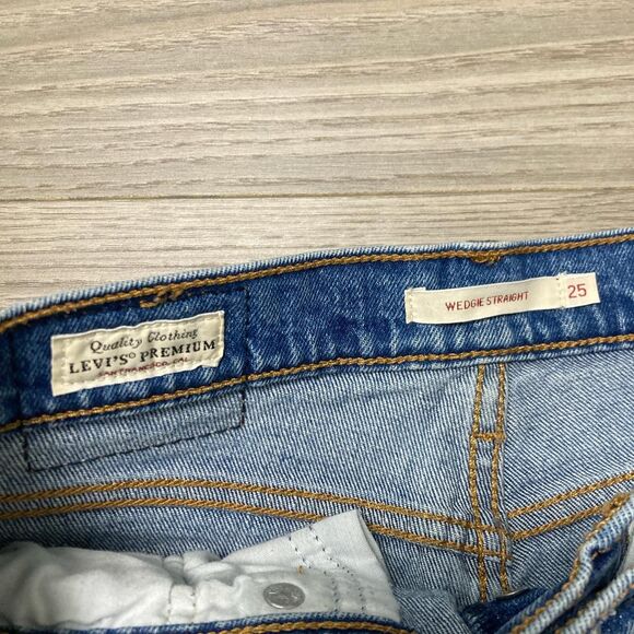 Levi's Premium Wedgie Straight Button Fly Distressed Jeans Size 25 - Picture 7 of 8